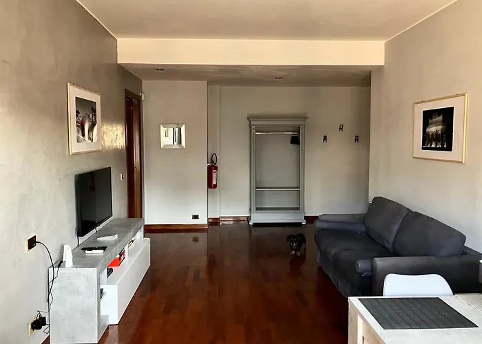 Ulisse Apartment *